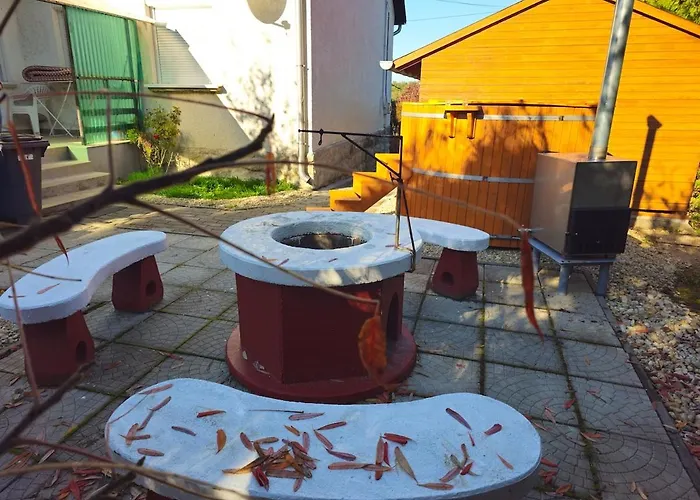 Tatil Evi Banyasz Vendeghaz Csokvaomany